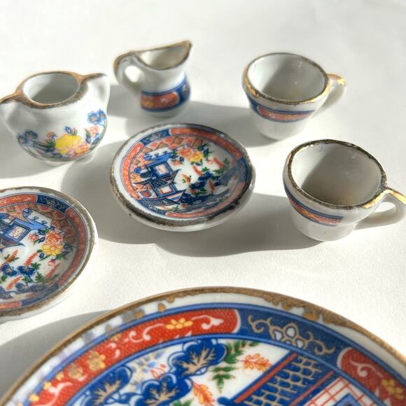 Tiny Miniature Asian Tea Set Dollhouse Size Teacups Saucers Teapot Porcelain - Picture 7 of 8